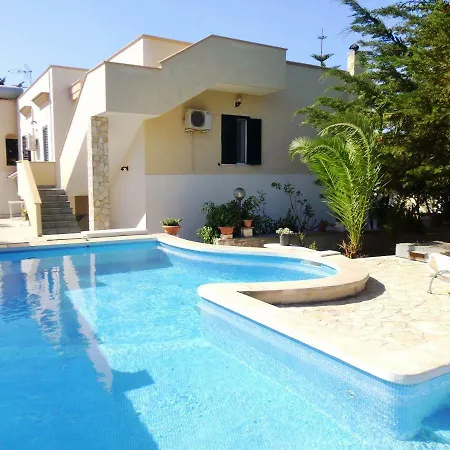 Pensión In Cristina Gallipoli